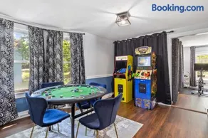 Hot Tub! Close to Cornell, Ithaca College, Commons! - Image 4