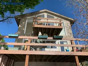 Lovely Lakeside Lodge - Image 2