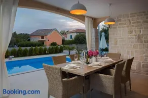 Luxury Villa Nikol - Image 4