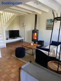 La Petite Maison, jardin et jacuzzi, proche de Lyon - Image 2