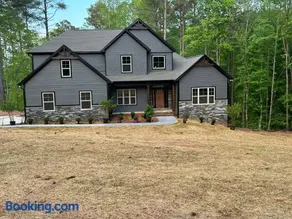 Brand New Lake Norman Home Pool & Hot Tub - Image 1