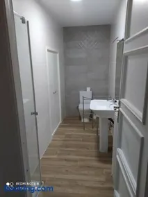 Precioso y espacioso piso ideal para familias. - Image 2