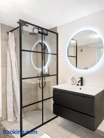 Quiet and charming studio apartment - Image 3