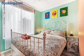 Lowood Riverelle Cottage - Image 3