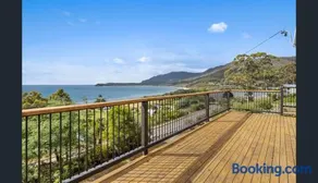 Elevated 3BR, ocean views, pool table, Pirates Bay - Image 4