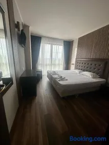 Private Apartment in Barcelo Royal Beach - Image 2