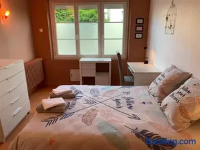 Chambre avec salle de bains privée - Wifi - Coin repas - Garage vélos - Image 1