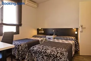 Hostal Plaza - Image 3