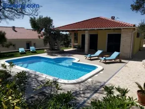 Villa Paula Jakišnica with heated pool - Image 1