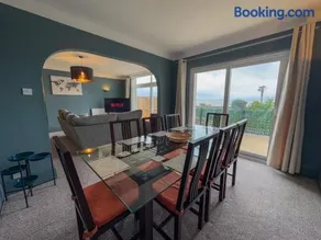 Seafront Beach House - Image 3