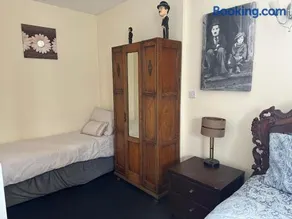 The Goodlife Guesthouse - Image 5