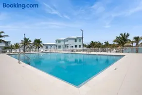 Sea Grape Getaway - Image 3