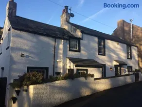 High House Cottage - A traditional home from home - Image 3