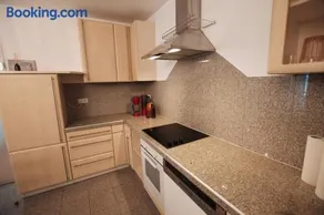 Modern house half - near Hamburg Airport - Image 4