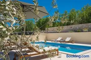 Unique Villa Pietra with heated private pool - Image 1
