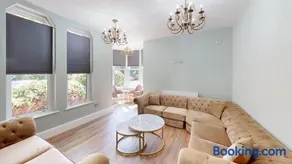 7 Bed, 7 BR Victorian Accom - Sleeps 14 - Image 2