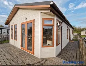 Waterside Retreat - Image 2