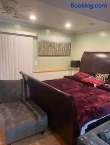 Guest Room - Image 1