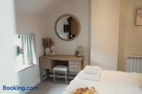 Rose End Cottage, a Luxury Getaway - Image 4