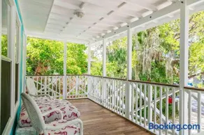 Extended Family Dream, Sleeps 16, Walk to Ocean - Image 4