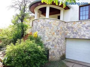 Pine Grove Villa - Image 4