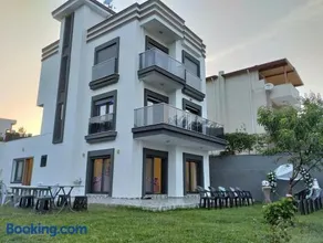 Seferihisarda tam müstakil 5 odalı turizm konutu - Image 2