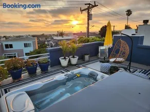Luxury Spa Townhome with Rooftop Ocean View Jacuzzi - Image 4