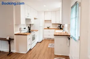 Cozy Weekend Retreat in W Knoxville - Image 2