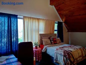 Die Bruin Huisie - Home Away From Home - Image 1