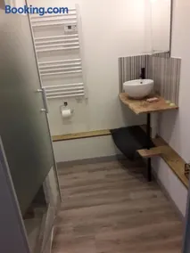 studio 1ere étage dans maison privée - Image 1