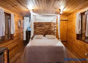 Roulotte à la campagne avec son spa à Cabariot - Image 1