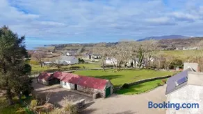Country Farm House - Image 2