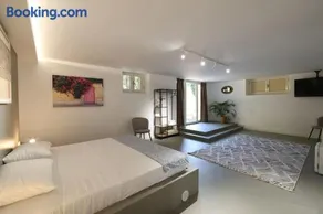 Sumelia Villa - Image 4