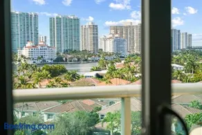 Stunning Water Views 1BR Condo with Pool and Tennis Court - Image 4