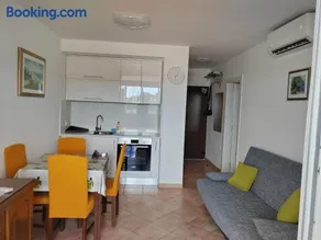 Lovely apartment near the beach with a sea view - Image 1
