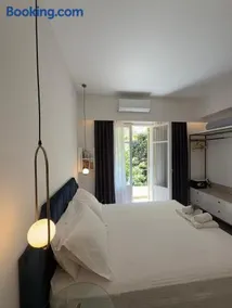 MUSES LUXURY SUITES - Image 4
