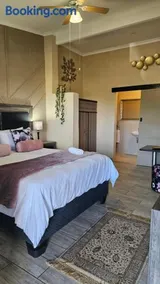 Summerveld Lodge & Country Kitchen - Image 2