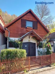Garden Cottage Zebegény - Image 1