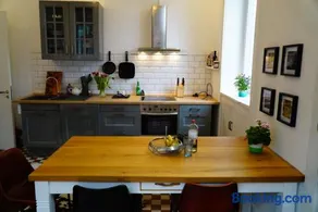 Großzügige Altbauwohnung in Bestlage - Image 4