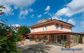Gorgeous Home In Servigliano - Image 2