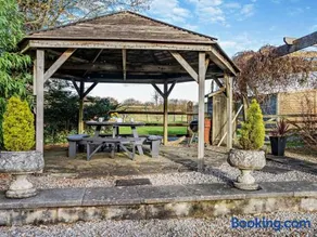 3 Bed in Swansea oc-93942 - Image 1