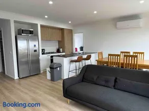 Wonderful Jubilee Estate House - Image 1