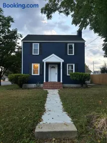 Single home, 4 beds, 2 baths - Image 1