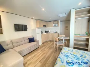Maho Escape- with Pool and Gym, Lagoon view, walk to dinning, Maho Beach and Mullet Bay - Image 2