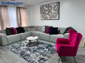 Exquisite Luxury 3KINGs Bed, 2 Bath - Image 4