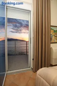 Blue Bay Residence - Image 2