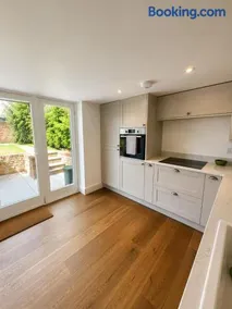 Cosy Cottage near Longleat-Dogs Welcome-Sleeps 6 - Image 3