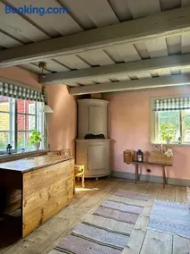 Heritage-listed country cottages - Image 2