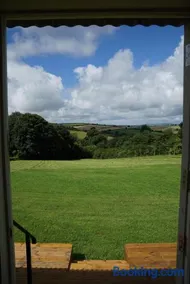 Kerswell Farm Shepherd Huts - Image 3