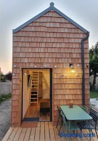TINY HOUSE Cosy 1 - Angers Green Lodge - Image 1